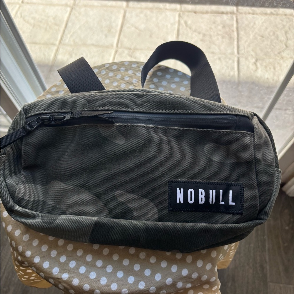 NOBULL Green and Black Belt Bag Sleek Durable Design